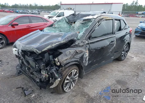 2020 Nissan Kicks Sv Xtronic Cvt z USA, uszkodzony, nr VIN 3N1CP5CV6LL555803